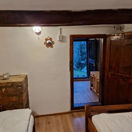La sălaşul fermecat în Cheile Carasului Iabalcea Exterior foto