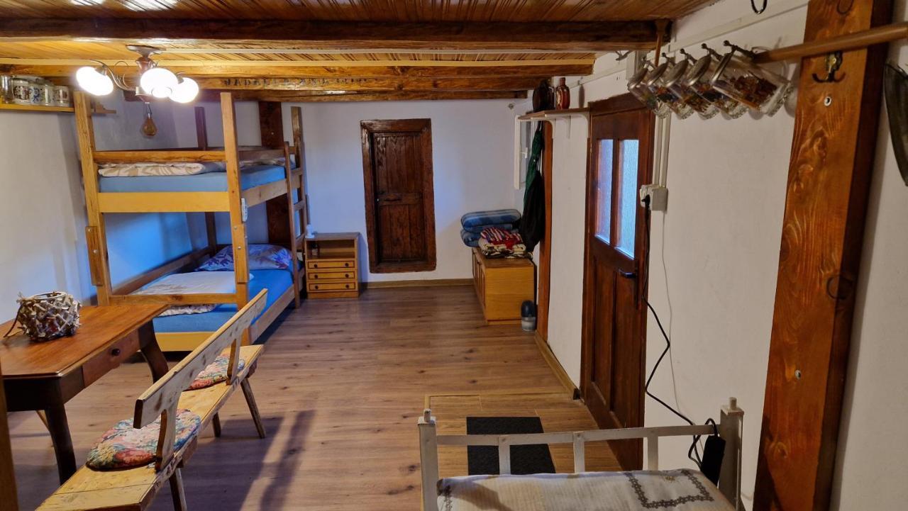 La Salasul Fermecat In Cheile Carasului Iabalcea